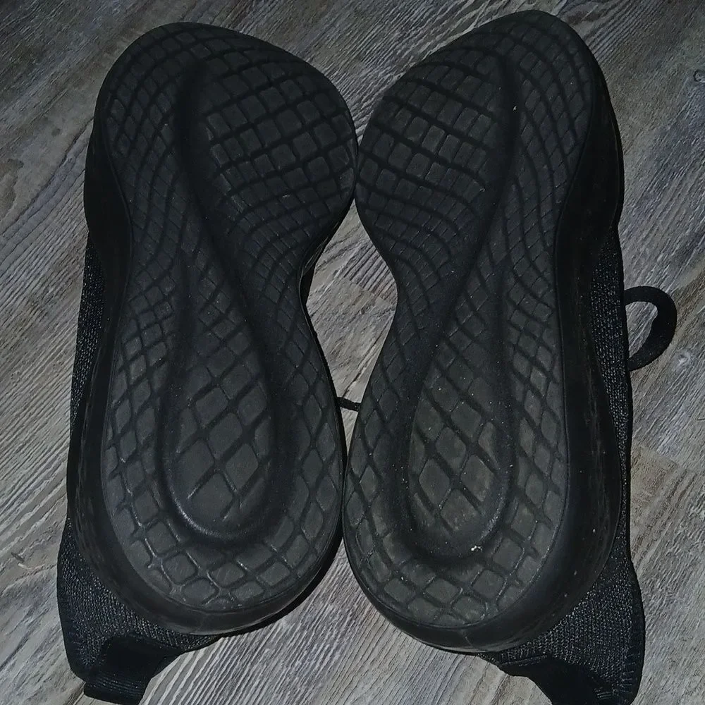 Adidas Bounce Sneakers black Sz 11.5  NWOT